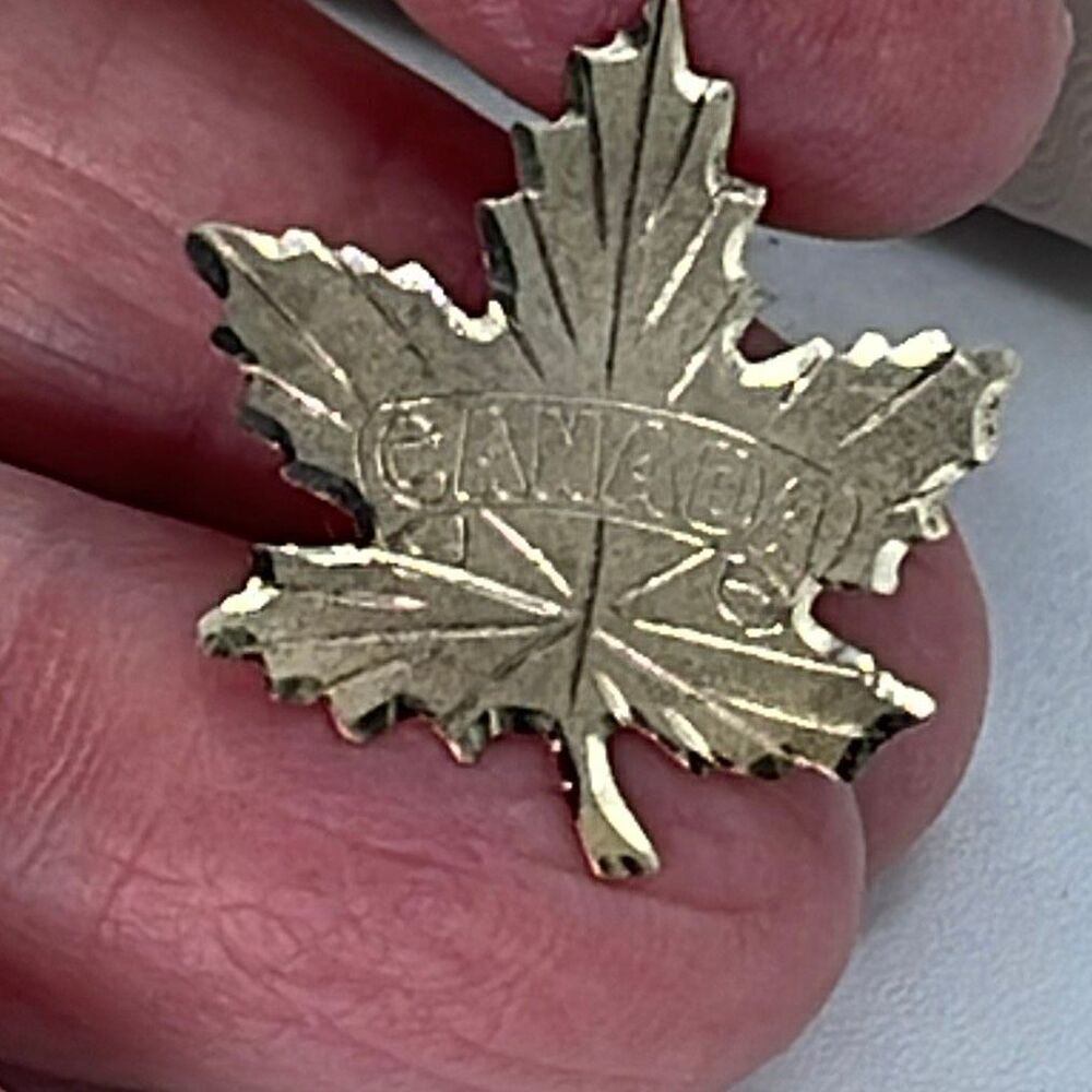 Vintage Gutowitz handmade Canada Maple leaf brooch. - Picture 2 of 7